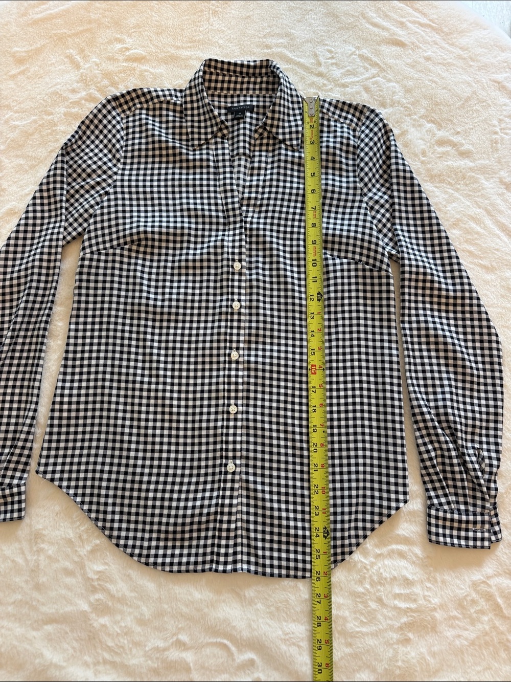 Ann Taylor Women's Black and White Gingham Button-Down Shirt